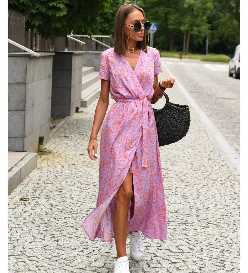 Vlasta - Elegantní šaty s výstřihem do V a tvarujícím střihem